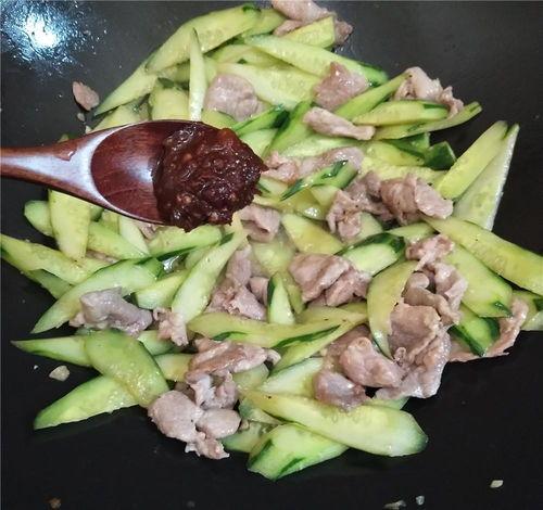娱乐吃瓜酱家庭纠纷,揭秘明星家庭背后的恩怨情仇