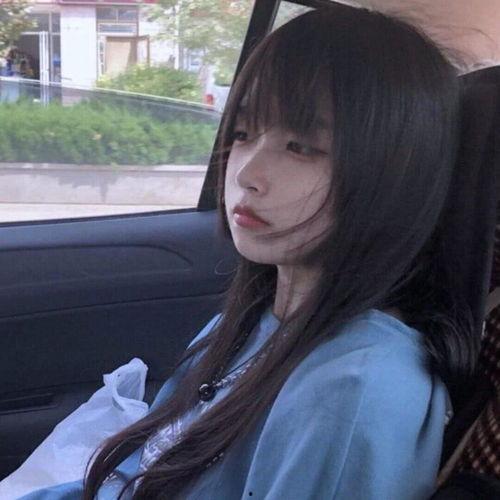 女生熬夜娱乐吃瓜酱,女生娱乐生活新风尚