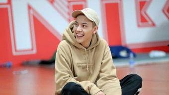 娱乐吃瓜解说博主,吃瓜博主带你领略明星真实生活