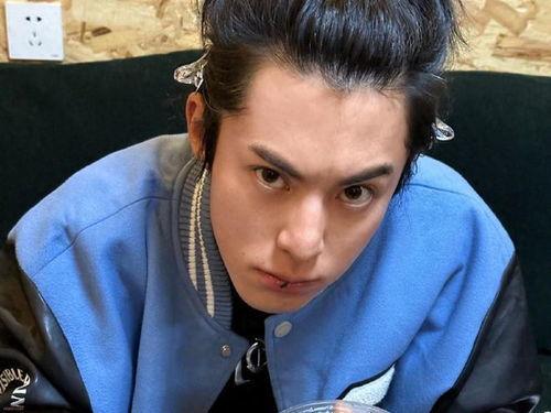 王鹤棣娱乐圈吃瓜视频,揭秘明星幕后生活